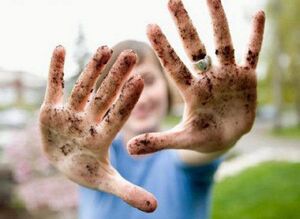 Umazane roke lahko sprožijo parazitske okužbe